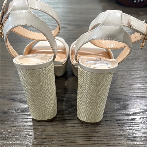 Guess Cream Heels with Chunky Heel and Ankle Strap size:7.5 - Picture 5 of 6